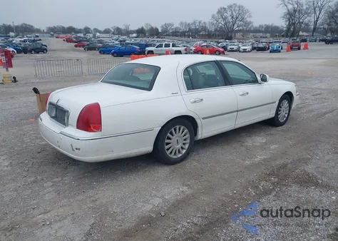 2004 Lincoln Town Car Signature from USA, damaged, VIN 1LNHM81W34Y639078